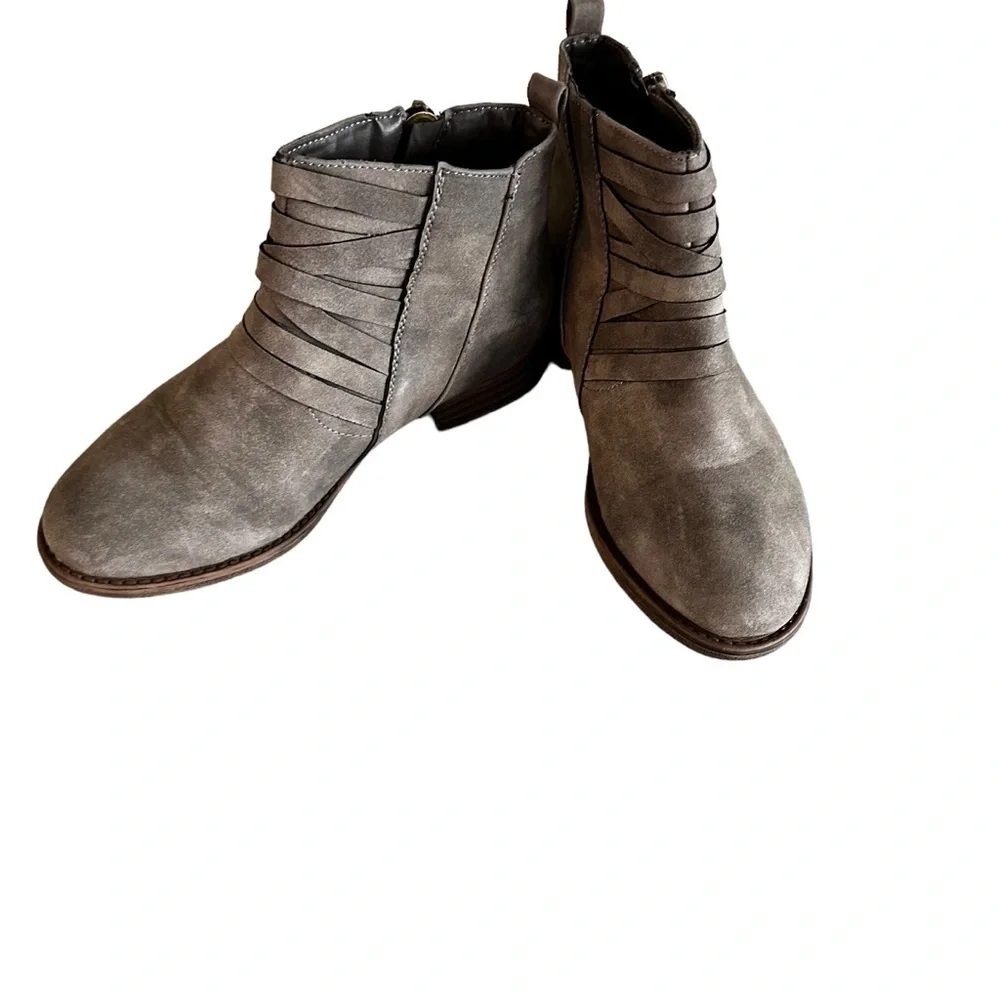 🔴 5 for $40 SALE!  Dept 222 Melanie gray ankle booties   faux wood heel sz 6